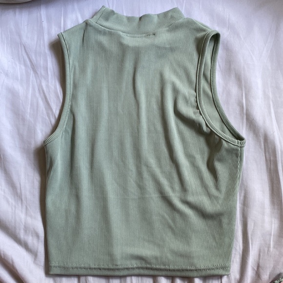 Turtle neck tank top - Picture 2 of 3